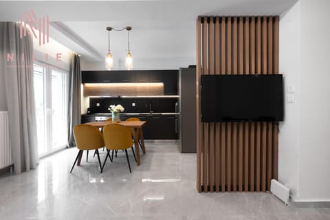 TV and multimedia, Kitchen or kitchenette, Seating area