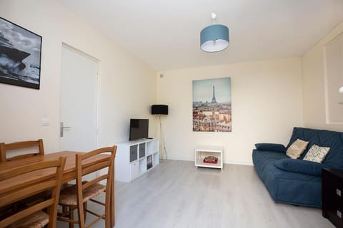 TV and multimedia, Living room, Dining area