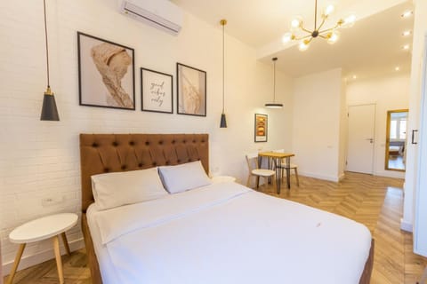 Bed, Bedroom, air conditioner