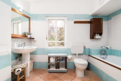 Bathroom, Living room