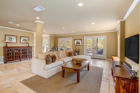 Tranquil Haven House in Volente