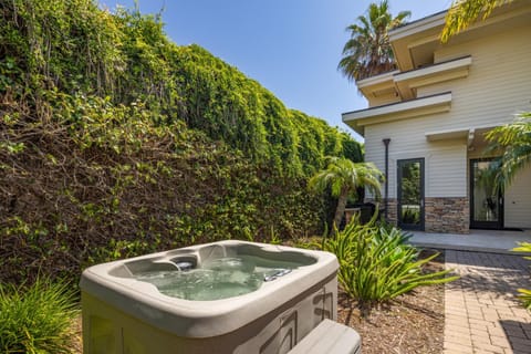 Ocean View Del Mar Beach Home w Jacuzzi House in Del Mar