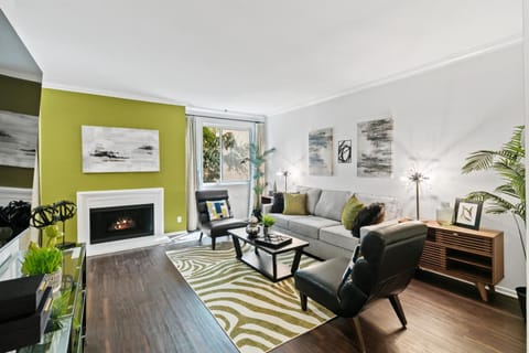 Beverly Hills Gem 1 BR Apt with Parking 218 Apartment hotel in Beverly Hills