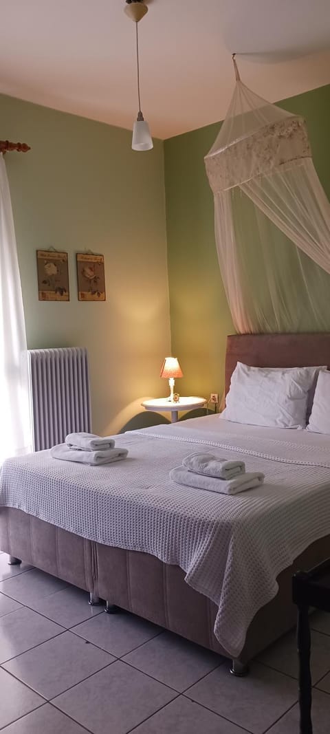 Bed, Balcony/Terrace, Photo of the whole room, Bedroom, internet, towels, wardrobe