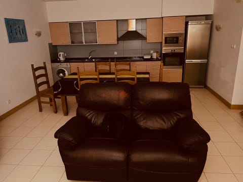 Kitchen or kitchenette, Living room, Dining area, minibar, pet friendly, stove