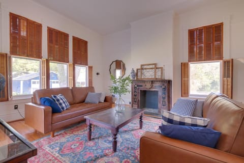 WFH Friendly Abode with Balcony in Columbus! House in Texas