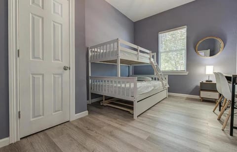 3 mins from Magnolia, Baylor, and Downtown Waco House in Waco