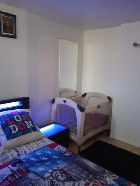 Jolie appartement de deux pièces au calme Apartment in Île-de-France