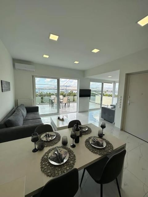 Floisvos Penthouse Oasis Apartment in Piraeus Regional Unit, Greece