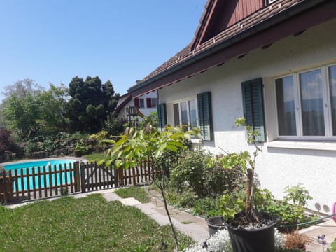 Gästehaus Sonnenhof Inn in Canton of Zurich