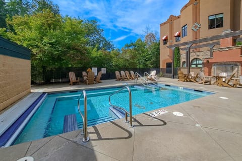 Chula Vista Condo Unit 2645 and 2647 Full Property Apartment in Wisconsin Dells