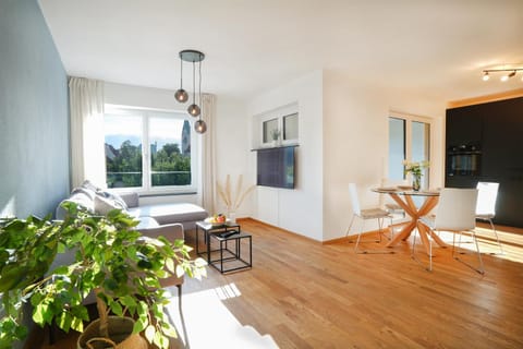 TV and multimedia, View (from property/room), View (from property/room), Living room, Seating area, Dining area, Landmark view, Landmark view