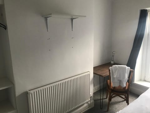 Budget Basic Room Mount Pleasant Share Facility R2 Vacation rental in Swansea