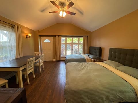THE RED STAR room E Vacation rental in Niagara Falls