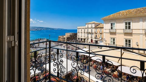 View (from property/room), View (from property/room), City view, City view, Sea view, Sea view