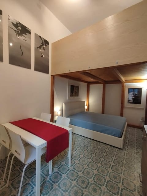 Bed, Living room, Photo of the whole room, Bedroom
