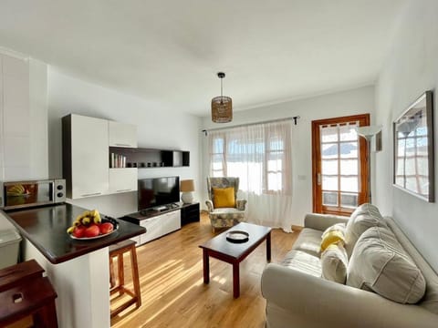 TV and multimedia, Kitchen or kitchenette, Living room