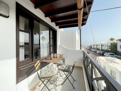 View (from property/room), Balcony/Terrace, Dining area