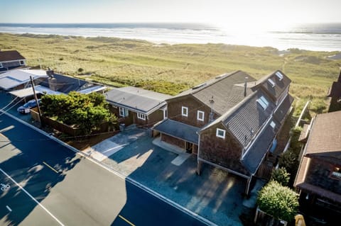 Ocean Front Getaway MCA#1236 House in Manzanita