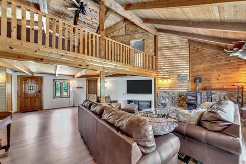 Communal lounge/ TV room, Living room