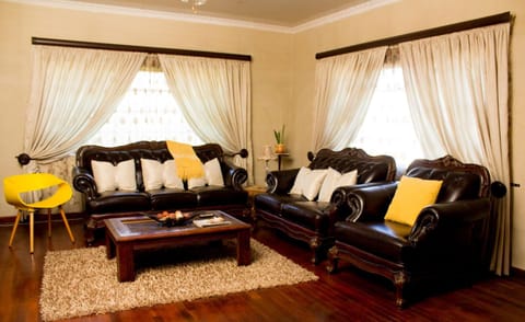 Seating area, Internal: Not applicable to any particular room