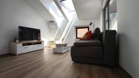 Communal lounge/ TV room, Living room, Seating area