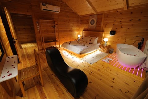 Bed, Bedroom