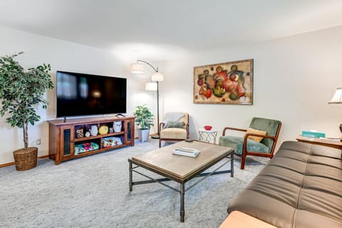 Retro Green Bay Home Steps to Lambeau Field! House in Ashwaubenon