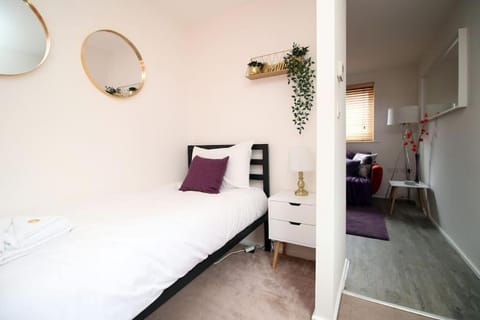 Bridge View Studio by Tŷ SA Apartment in Newport