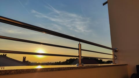 View (from property/room), Balcony/Terrace, Sea view