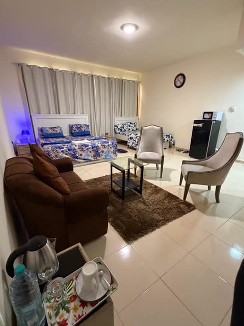 Bed, TV and multimedia, Seating area, Bedroom, wardrobe