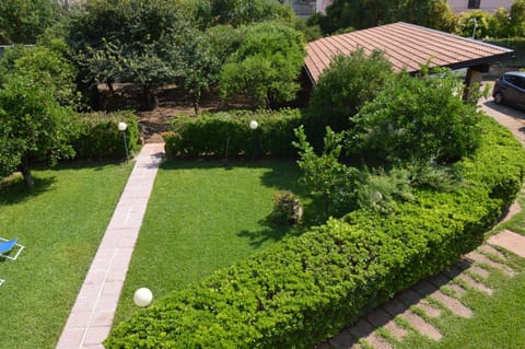 Garden, Parking