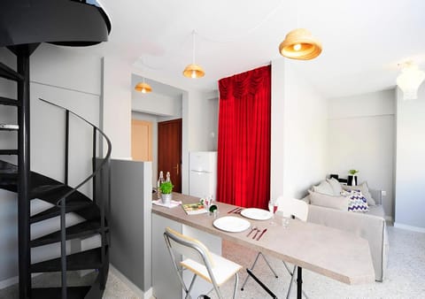 TV and multimedia, Kitchen or kitchenette, Living room, Photo of the whole room, Seating area, Dining area, Area and facilities