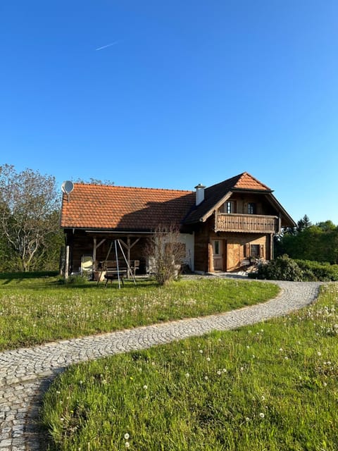 Property building, Garden, Balcony/Terrace