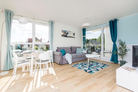 TV and multimedia, Balcony/Terrace, Living room, Seating area, Dining area