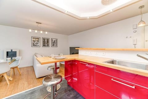 50m Gem - 400m Gare: garage privé, terrasse, wifi Apartment in Grenoble