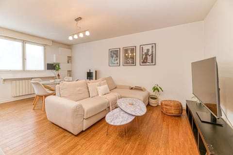 50m Gem - 400m Gare: garage privé, terrasse, wifi Apartment in Grenoble