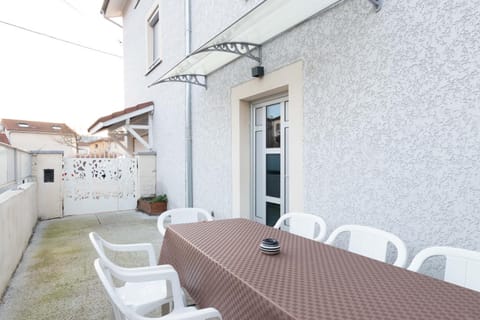 Maison de la Bourbre - Proche Hypercentre House in Bourgoin-Jallieu