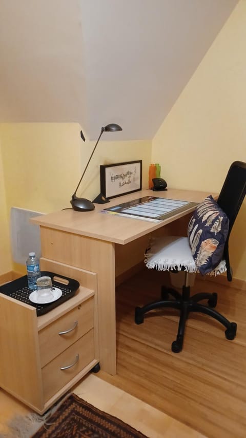 Chambre chez l'habitant vue sur jardin, parking Vacation rental in Brittany