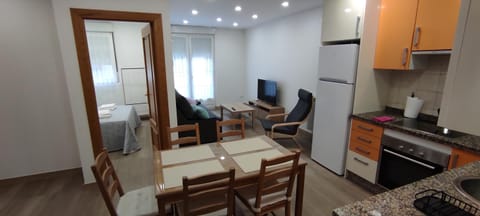 TV and multimedia, Kitchen or kitchenette, Living room, Dining area, minibar, pet friendly, stove