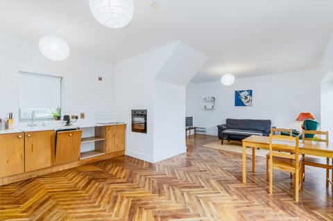 Living room, Dining area, kitchen