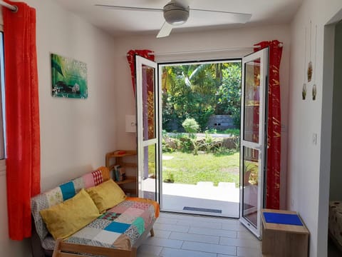 Living room, Garden view, air conditioner
