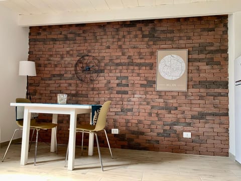 Neighbourhood, Dining area, locker