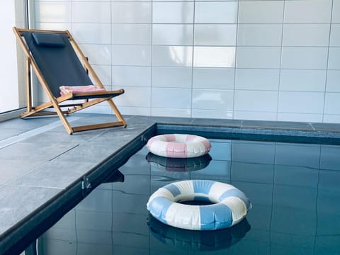 Swimming pool, Swimming pool, sunbed