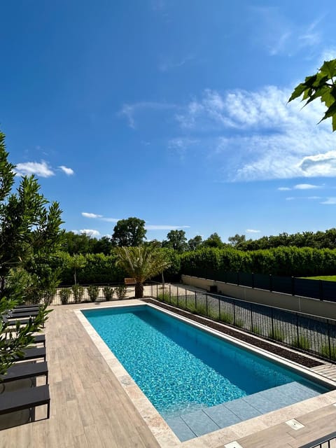 Swimming pool, Swimming pool, sunbed