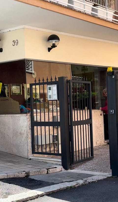 Property building, Facade/entrance