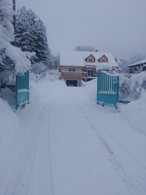 Property building, Facade/entrance, Winter