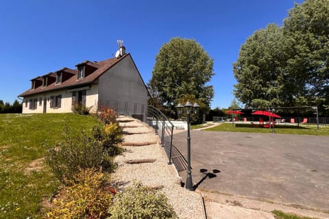 La Gravière House in Île-de-France