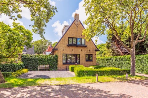 Property building, Garden, Garden view, Street view