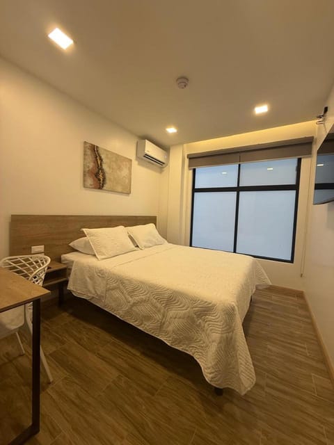 Bed, Photo of the whole room, Bedroom, air conditioner